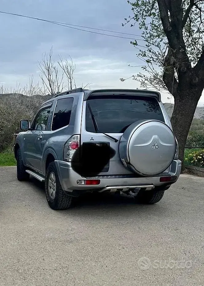Usata Mitsubishi Pajero 116 CV (85 kW) 2006 Grigio SUV