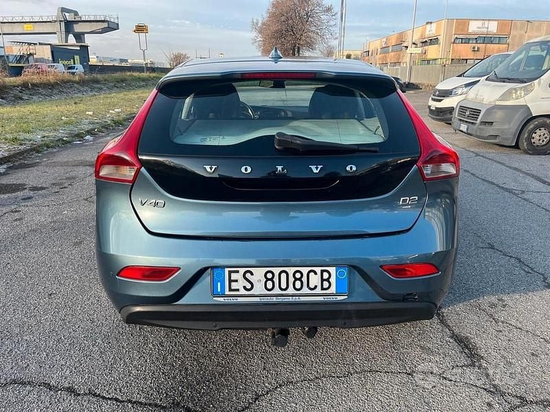 Usata Volvo V40 115 CV (84 kW) 2013 Blu Berlina