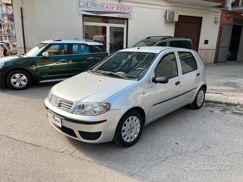 Usata Fiat Punto Classica 69 CV (50 kW) 2009 Grigio Utilitaria