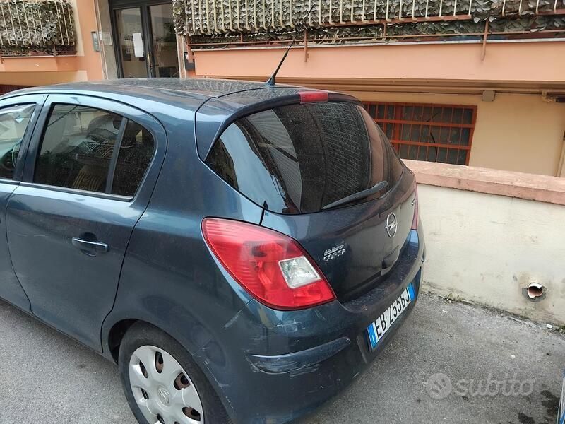Usata Opel Corsa 69 CV (50 kW) 2010 Berlina