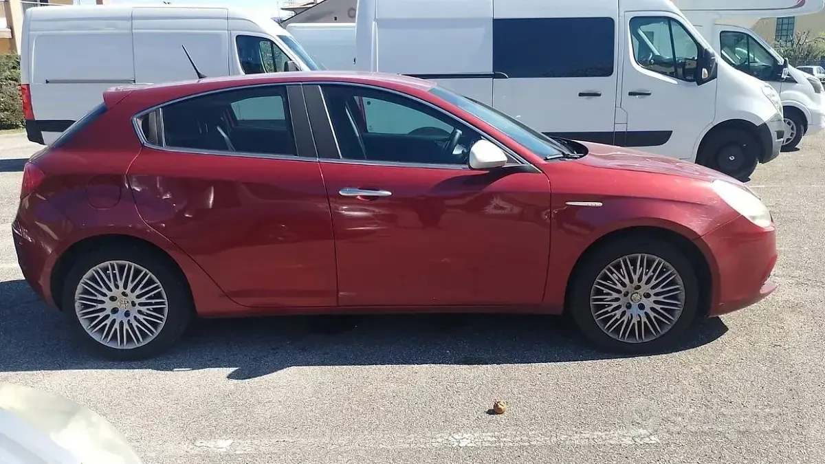 Usata Alfa Romeo Giulietta 140 CV (102 kW) 2011 Rosso Utilitaria