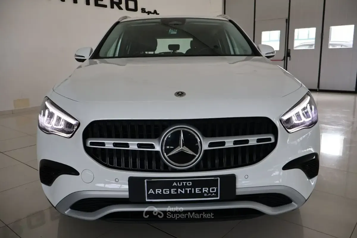 Begagnad Mercedes GLA180 Advanced 116 HK (85 kW) 2025 Vit SUV