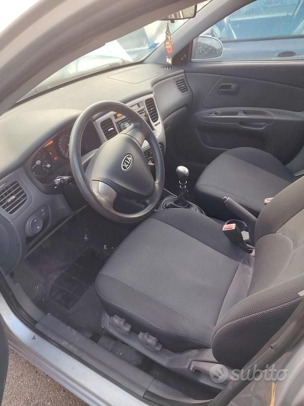 Usata Kia Rio 110 CV (80 kW) 2008 Berlina
