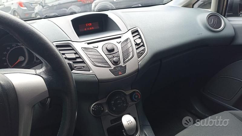 Usata Ford Fiesta 70 CV (51 kW) 2011 Nero Utilitaria