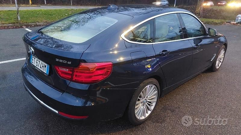 Usata BMW 320 Efficient Dynamics 184 CV (135 kW) 2013 Blu Berlina