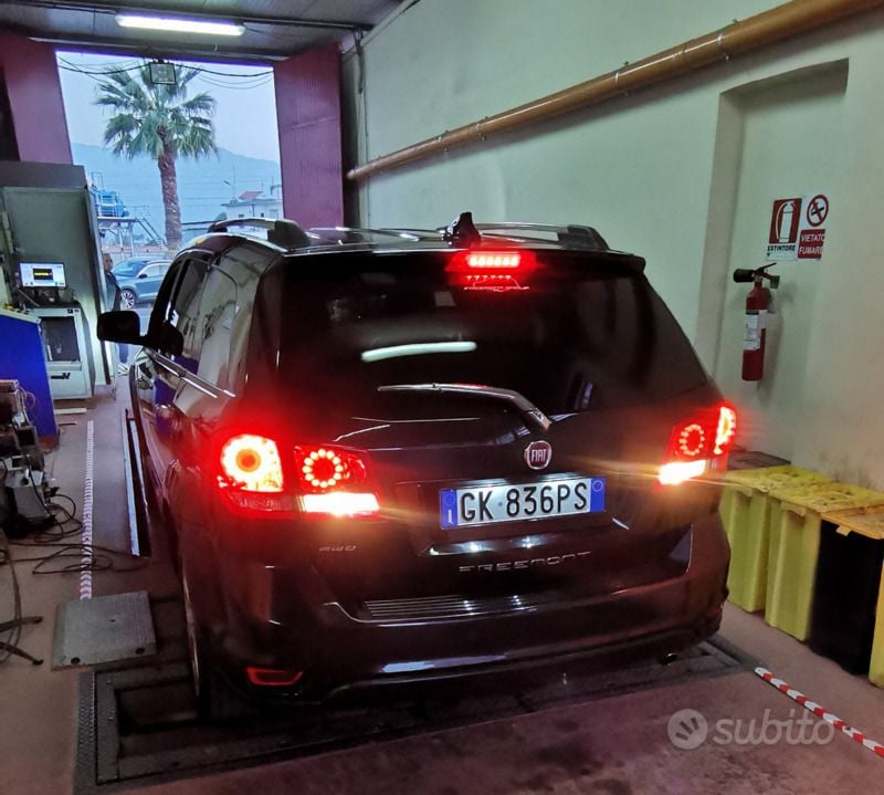 Usata Fiat Freemont Lounge 170 CV (125 kW) 2012 Nero SUV