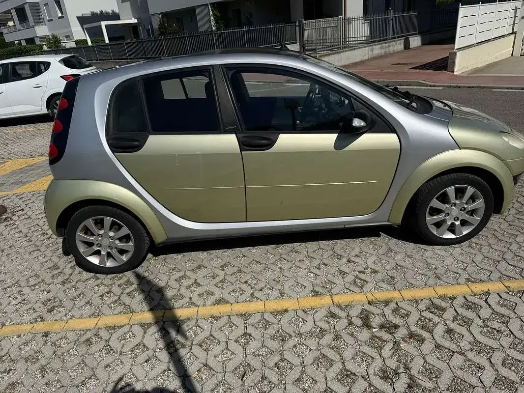 Usata Smart ForFour Pulse 95 CV (69 kW) 2006 Verde Utilitaria