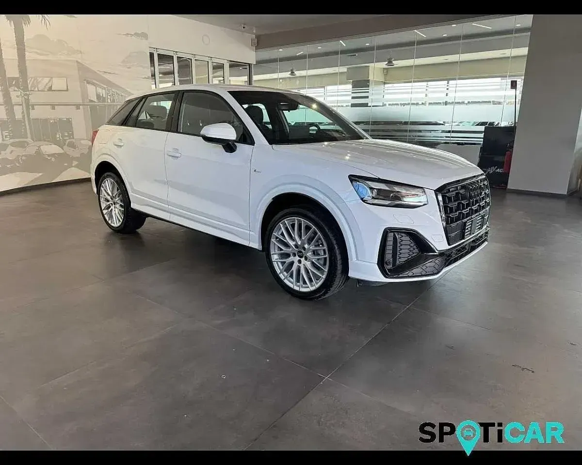 Begagnad Audi Q2 Ambiente 116 HK (85 kW) 2025 Vit SUV