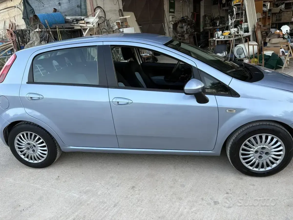Usata Fiat Punto 90 CV (66 kW) 2018 Grigio Utilitaria