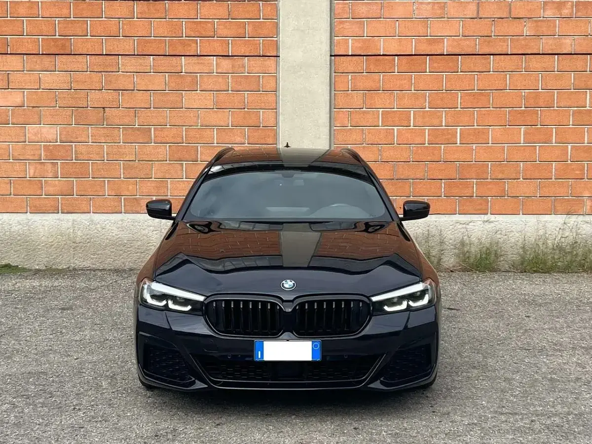 Usata BMW 520 M Sport 184 CV (135 kW) 2022 Carbon black metallizzato Station wagon