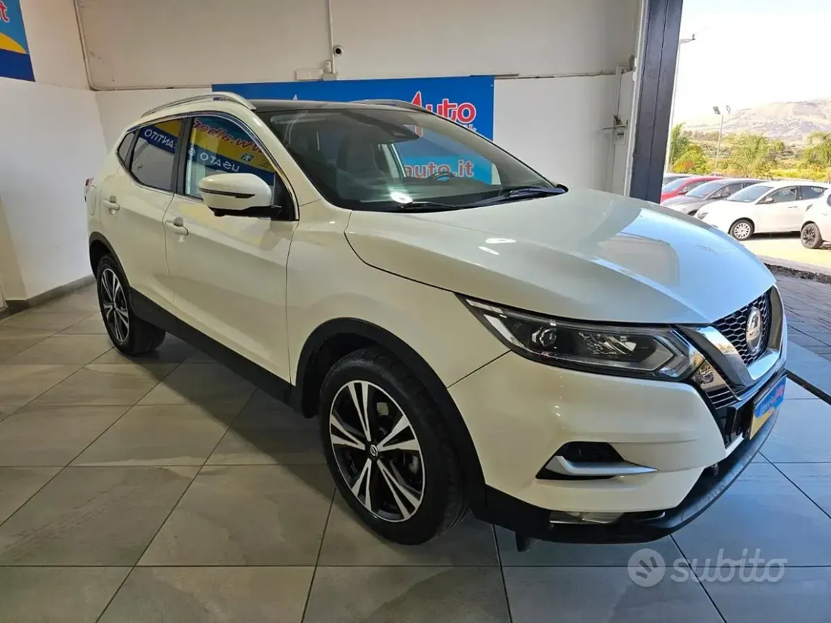 Usata Nissan Qashqai N-Connecta 116 CV (85 kW) 2020 Bianco SUV