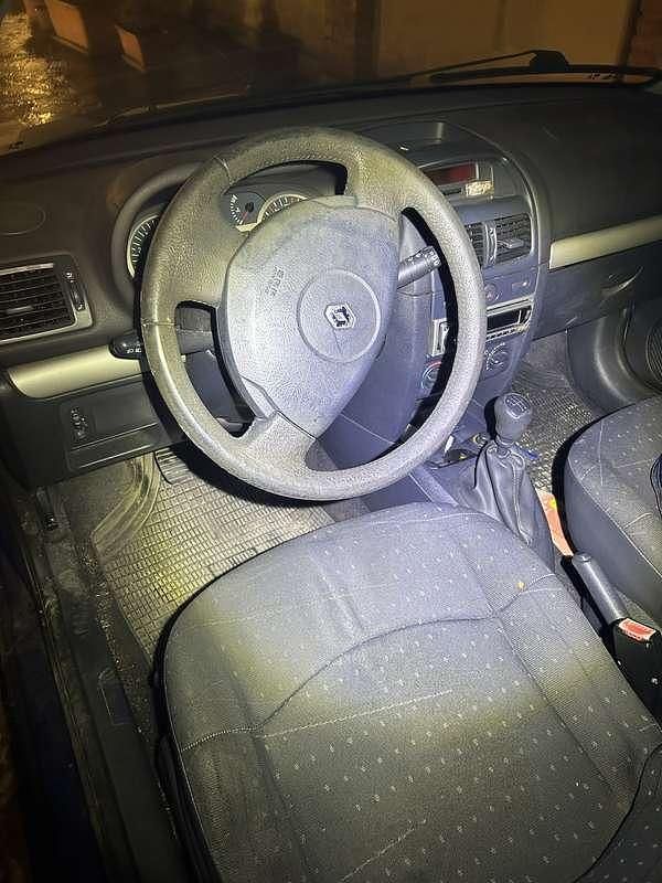 Usata Renault Clio II 65 CV (47 kW) 2003 Berlina