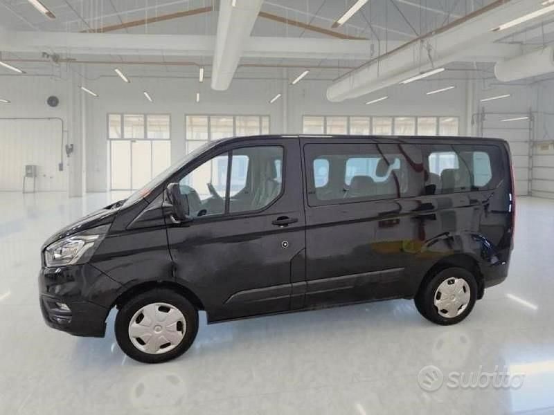 Usata Ford Transit Custom 131 CV (96 kW) 2023 Nero Monovolume