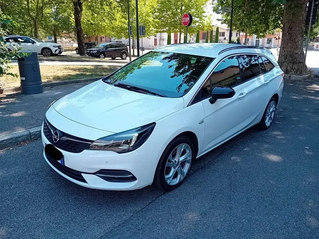Usata Opel Astra Business Elegance 122 CV (89 kW) 2022 Bianco Utilitaria