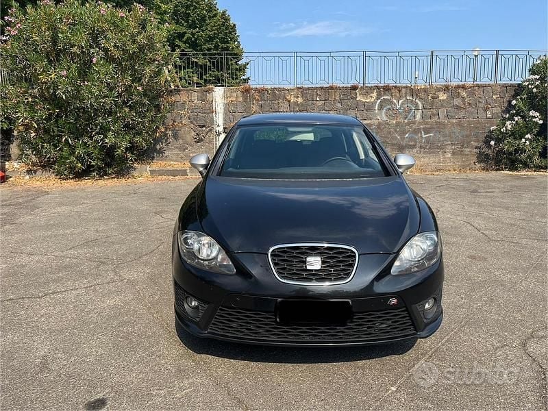 Nero Usata 2010 Seat Leon FR Tre volumi | 5500 € (Buon prezzo) - Immagine 1/4