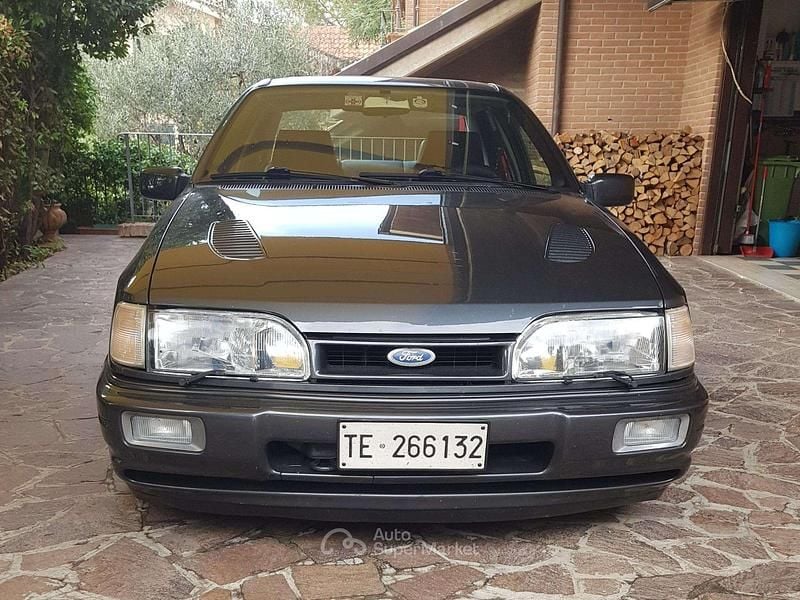 Usata Ford Sierra RS 215 CV (158 kW) 1990 Grigio Berlina
