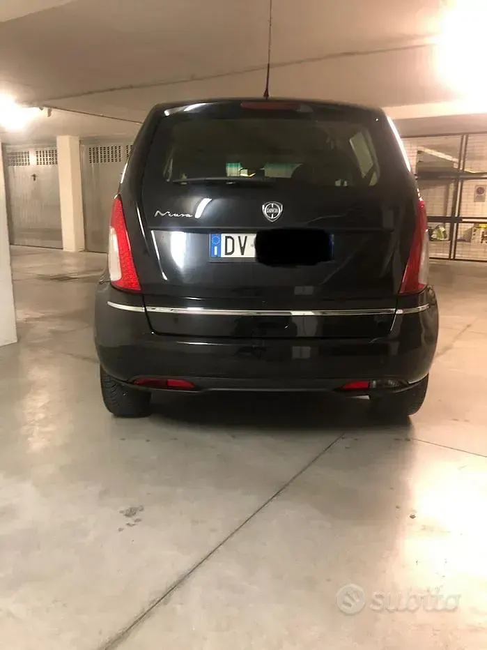 Usata Lancia Musa 90 CV (66 kW) 2009 Nero Monovolume