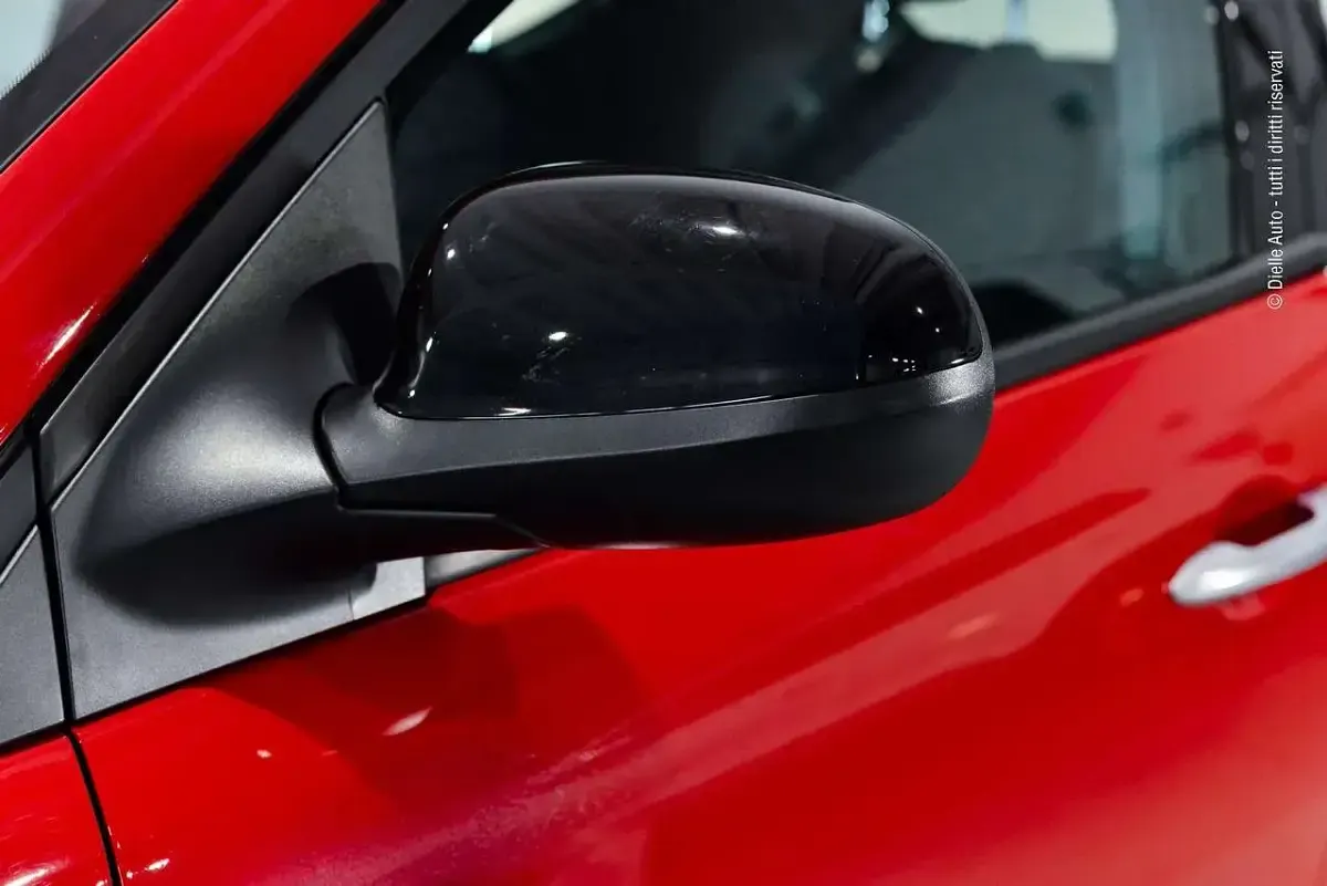 Usata Lancia Ypsilon Silver 95 CV (69 kW) 2023 Rosso Utilitaria