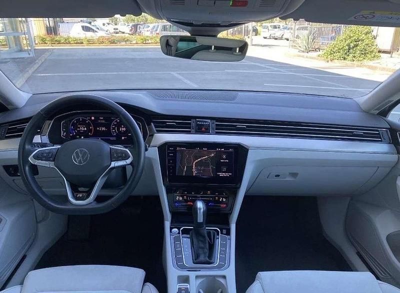 Usata VW Passat Executive 150 CV (110 kW) 2020 Grigio Station wagon