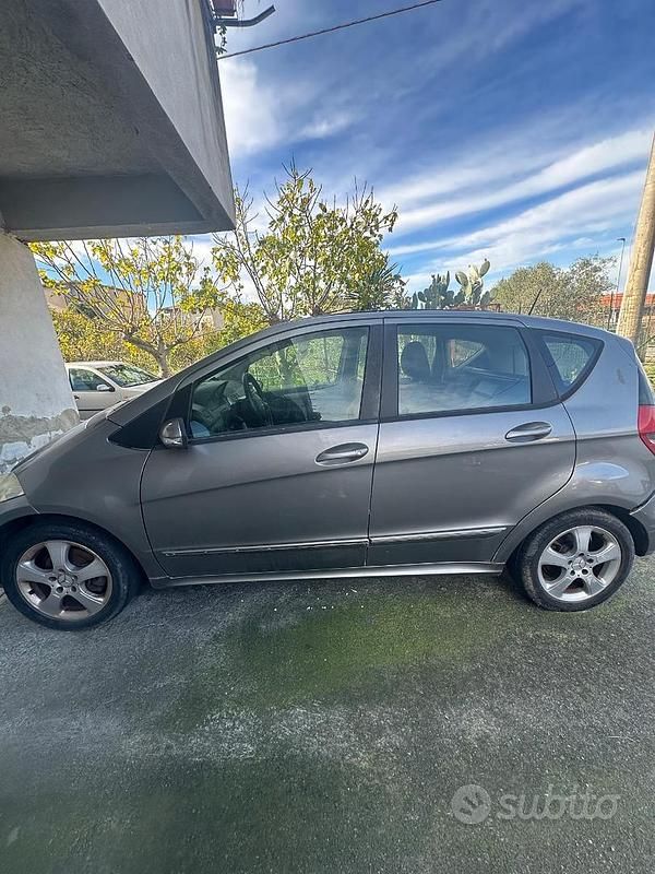 Usata Mercedes A190 105 CV (77 kW) 2006 Grigio Utilitaria