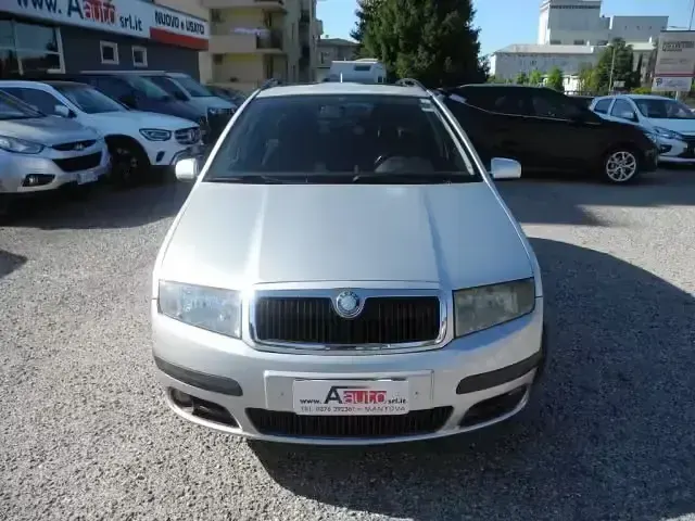 Usata Skoda Fabia Style 74 CV (54 kW) 2006 Argento Station wagon