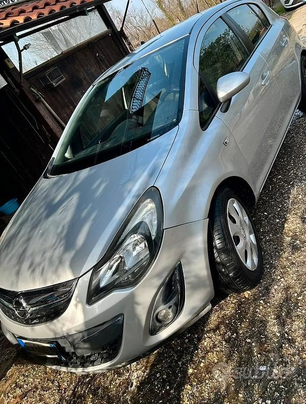 Usata Opel Corsa 85 CV (62 kW) 2014 Grigio Utilitaria