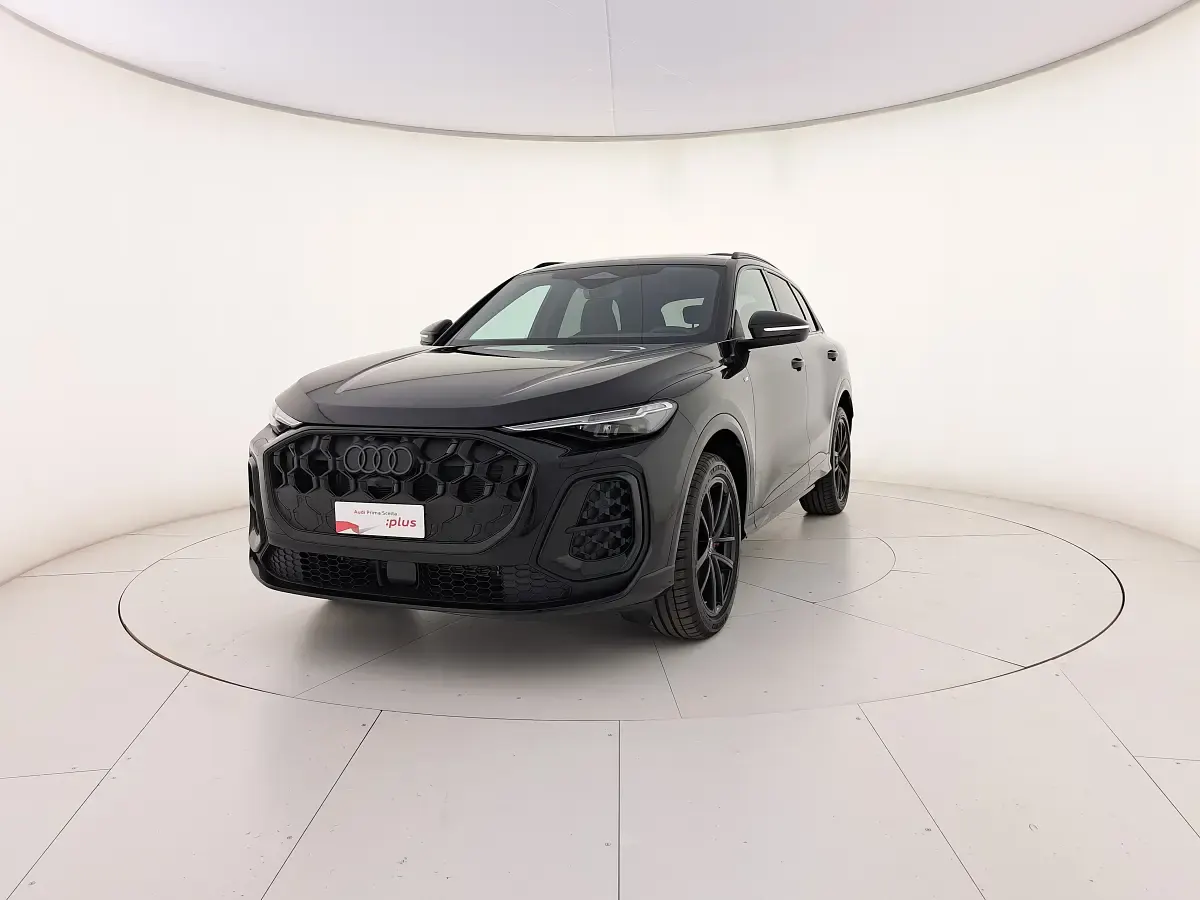 Nuova Audi Q5 S-Line 204 CV (150 kW) 2026 Nero mito metallizzato SUV