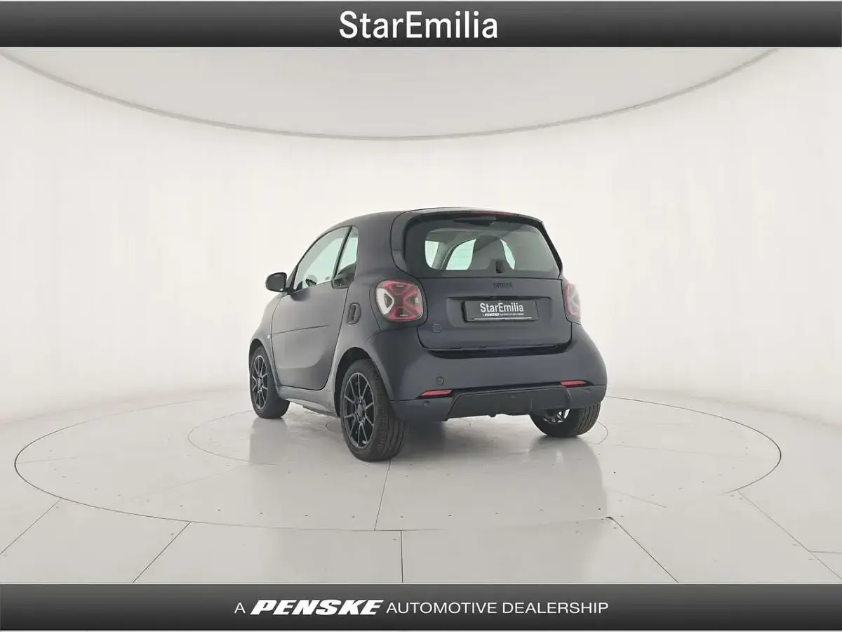 Usata Smart ForTwo Coupé 60 kW (82 CV) 2022 Blu/azzurro Utilitaria