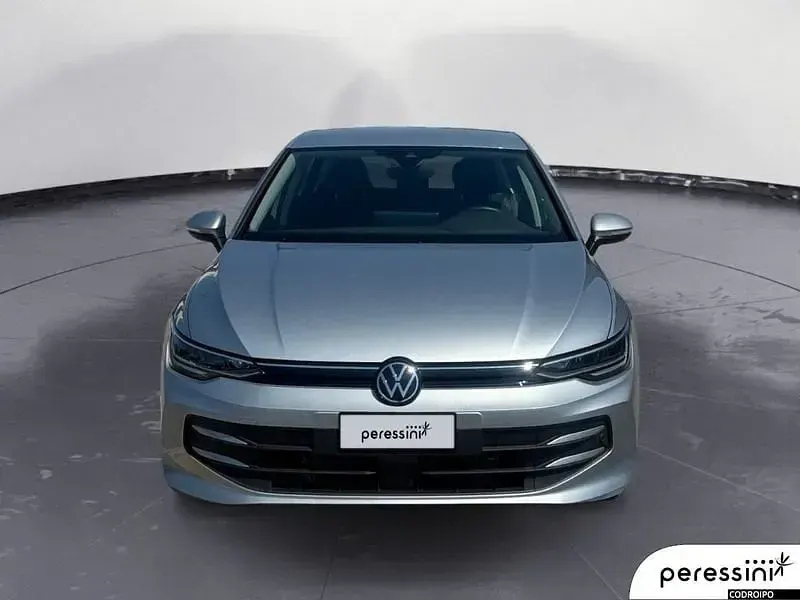 Usata VW Golf VIII Life 116 CV (85 kW) 2025 Utilitaria