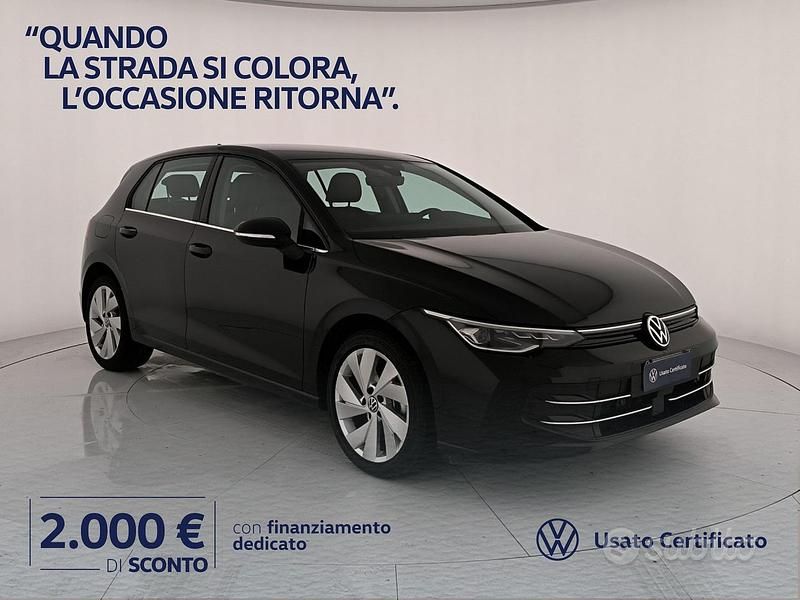 Usata VW Golf VIII Style 150 CV (110 kW) 2025 Grenadill black metallizzato Berlina