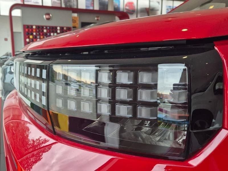 Nuova Fiat Grande Panda Icon 100 CV (73 kW) 2025 Rosso Utilitaria