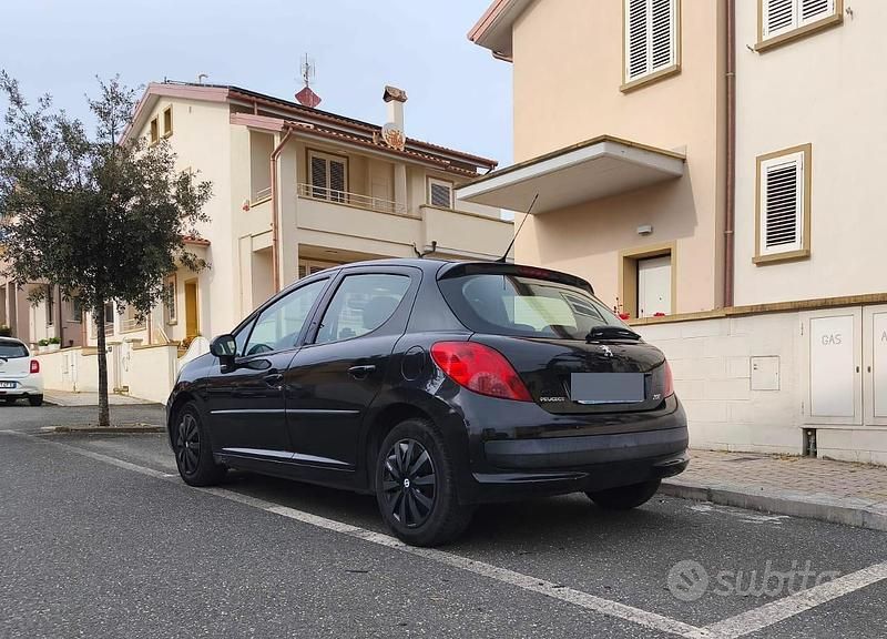 Usata Peugeot 207 70 CV (51 kW) 2007 Nero Berlina