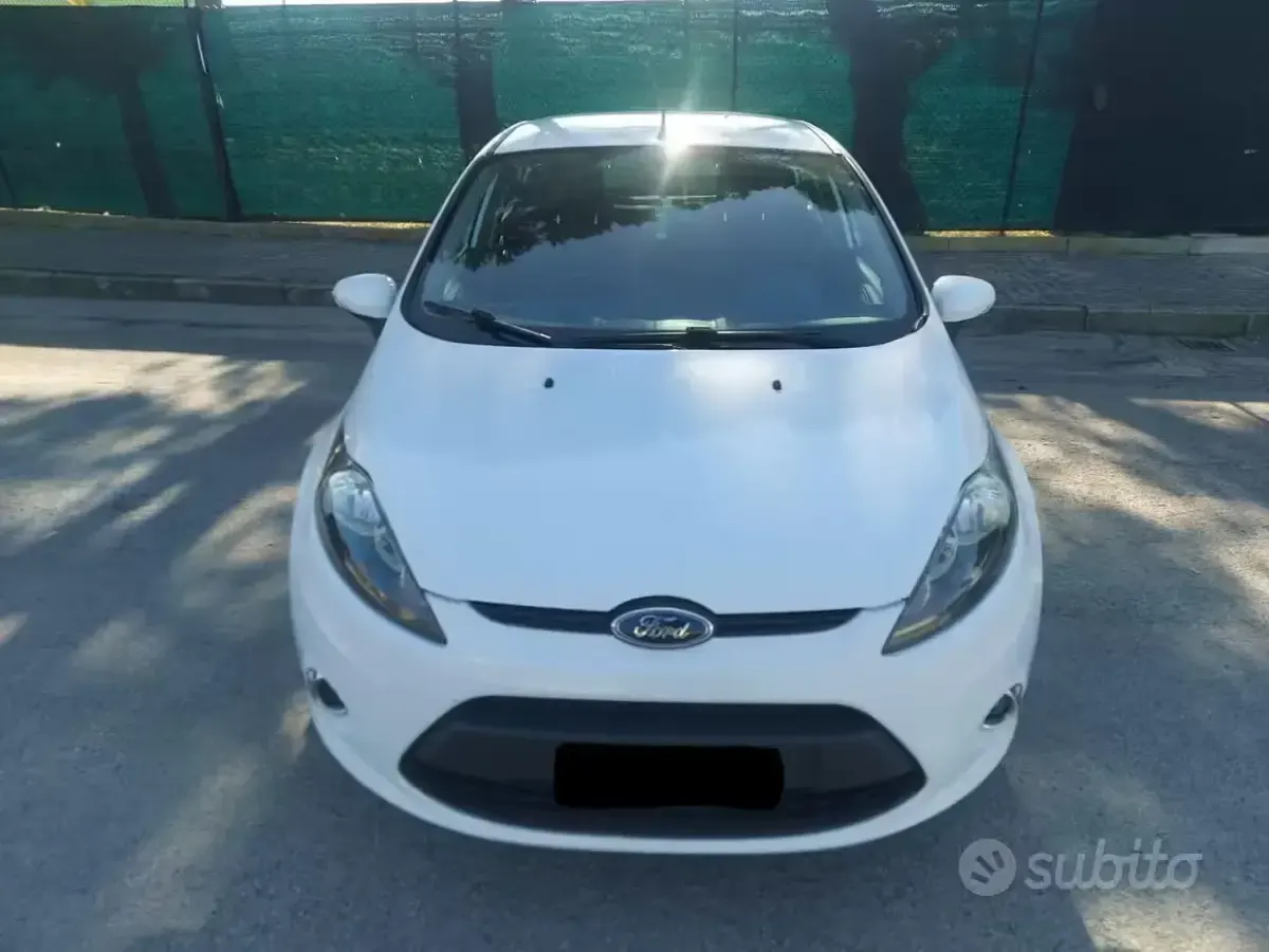 Occasion Ford Fiesta 68 ch (50 kW) 2012 Blanc Berline
