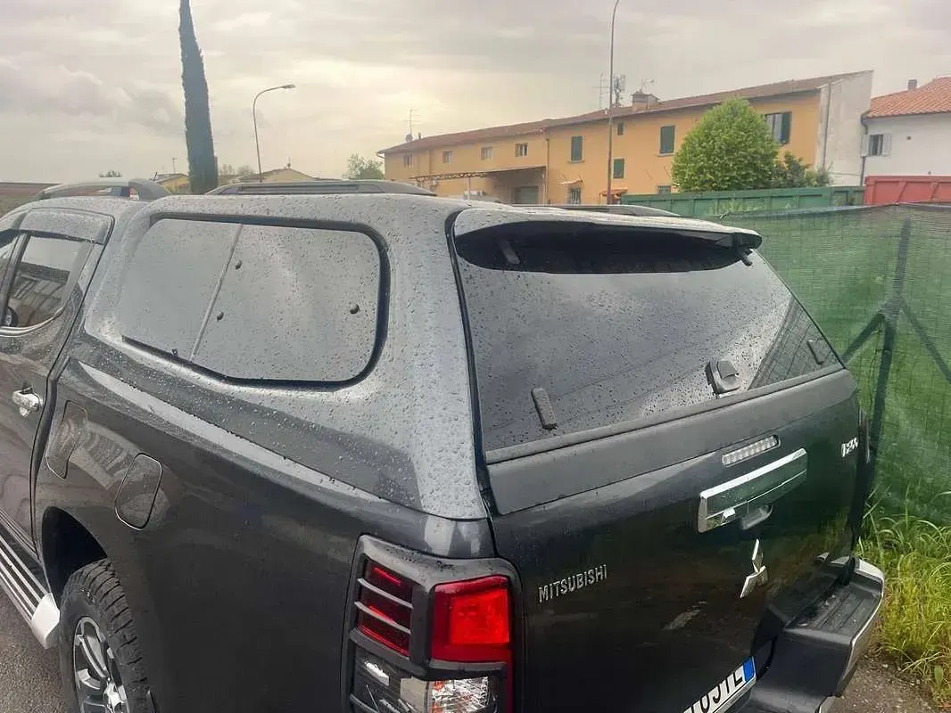 Usata Mitsubishi L200 150 CV (110 kW) 2019 Grigio Pick-up