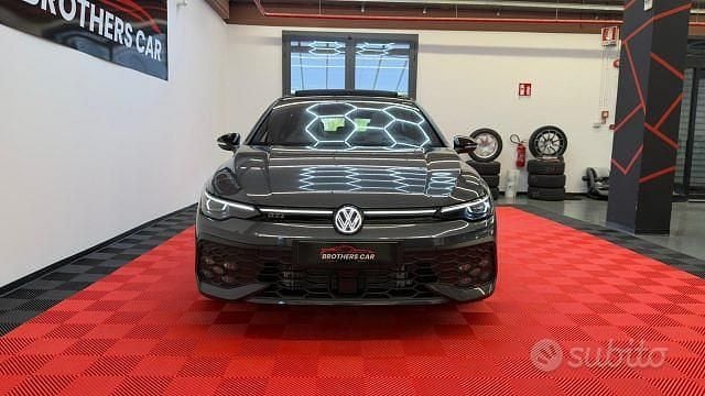 Usata VW Golf VIII GTI 265 CV (194 kW) 2025 Grigio Berlina