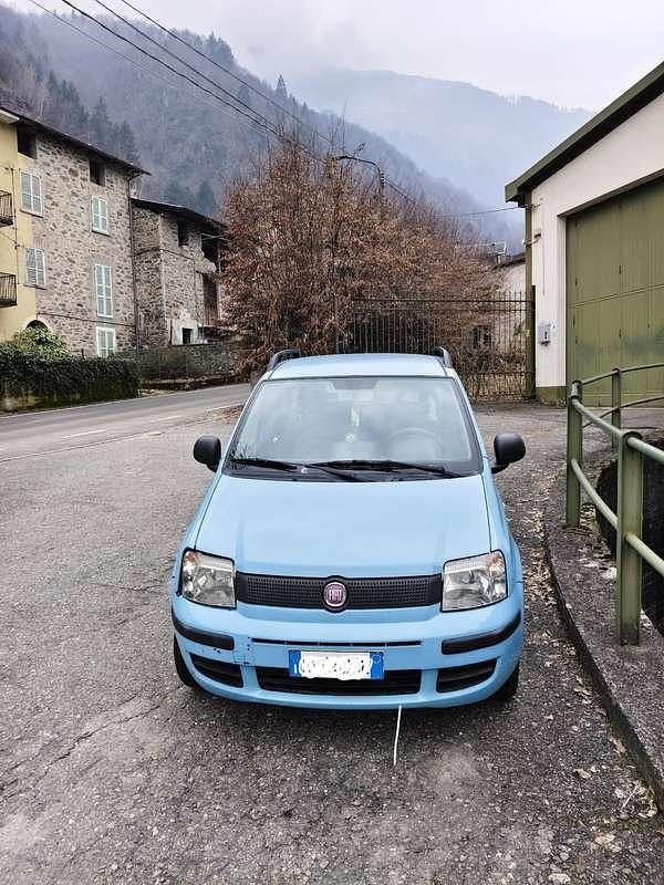 Usata Fiat Panda Active 77 CV (56 kW) 2011 Blu/azzurro Utilitaria
