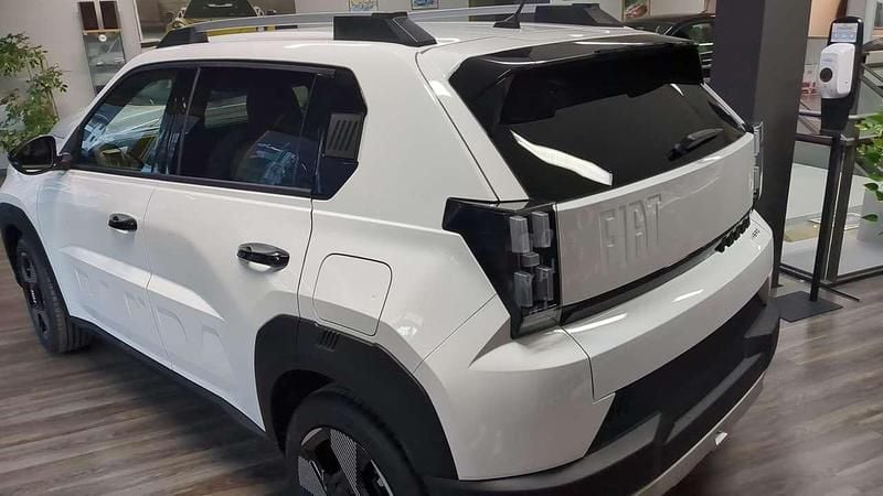 Nuova Fiat Grande Panda La Prima 101 CV (74 kW) 2025 Bianco Utilitaria