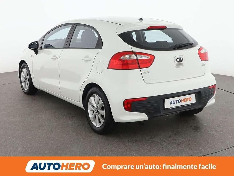 Usata Kia Rio Active 75 CV (55 kW) 2015 Bianco Berlina