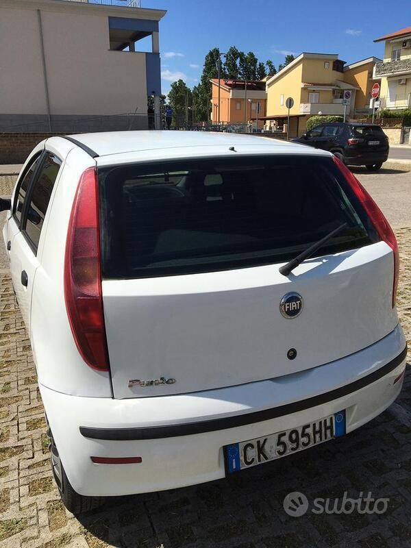 Usata Fiat Punto 60 CV (44 kW) 2003 Bianco Utilitaria