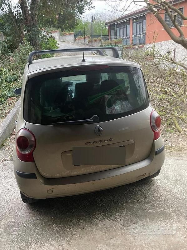 Usata Renault Modus 85 CV (62 kW) 2006 Giallo Monovolume