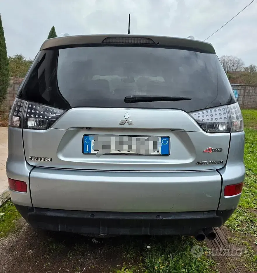 Usata Mitsubishi Outlander Instyle 156 CV (114 kW) 2009 Grigio SUV
