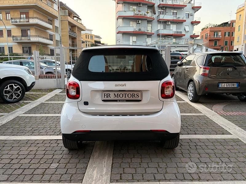 Usata Smart ForTwo Electric Drive Prime 60 kW (82 CV) 2020 Bianco Cabrio