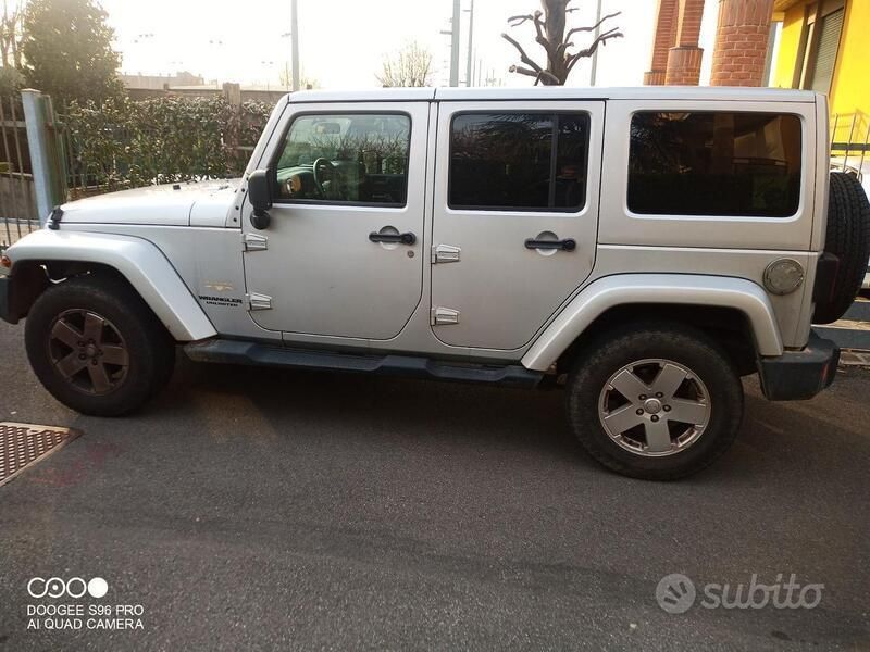 Usata Jeep Wrangler Sahara 177 CV (130 kW) 2012 Grigio SUV