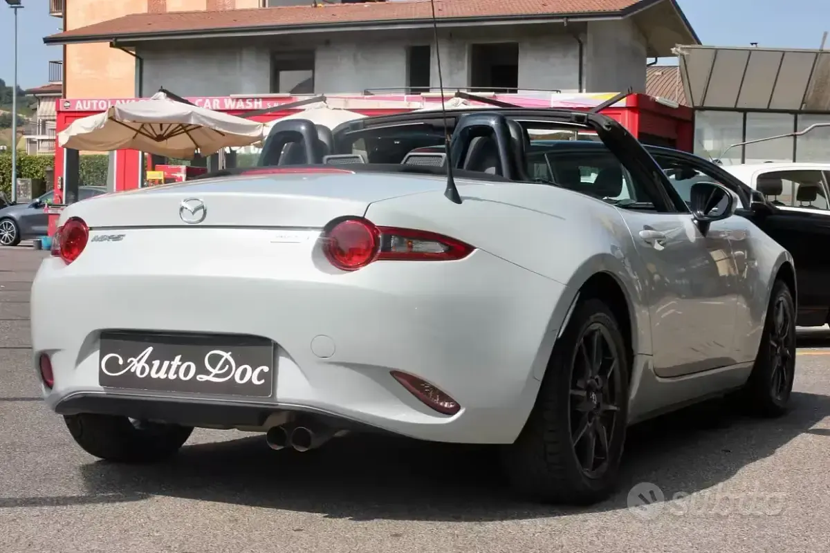 Usata Mazda MX5 131 CV (96 kW) 2016 Bianco Cabrio