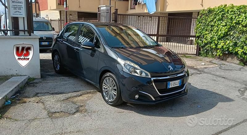 Usata Peugeot 208 Allure 82 CV (60 kW) 2016 Grigio Utilitaria