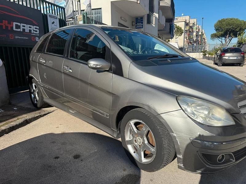 Usata Mercedes B180 109 CV (80 kW) 2008 Oro Monovolume