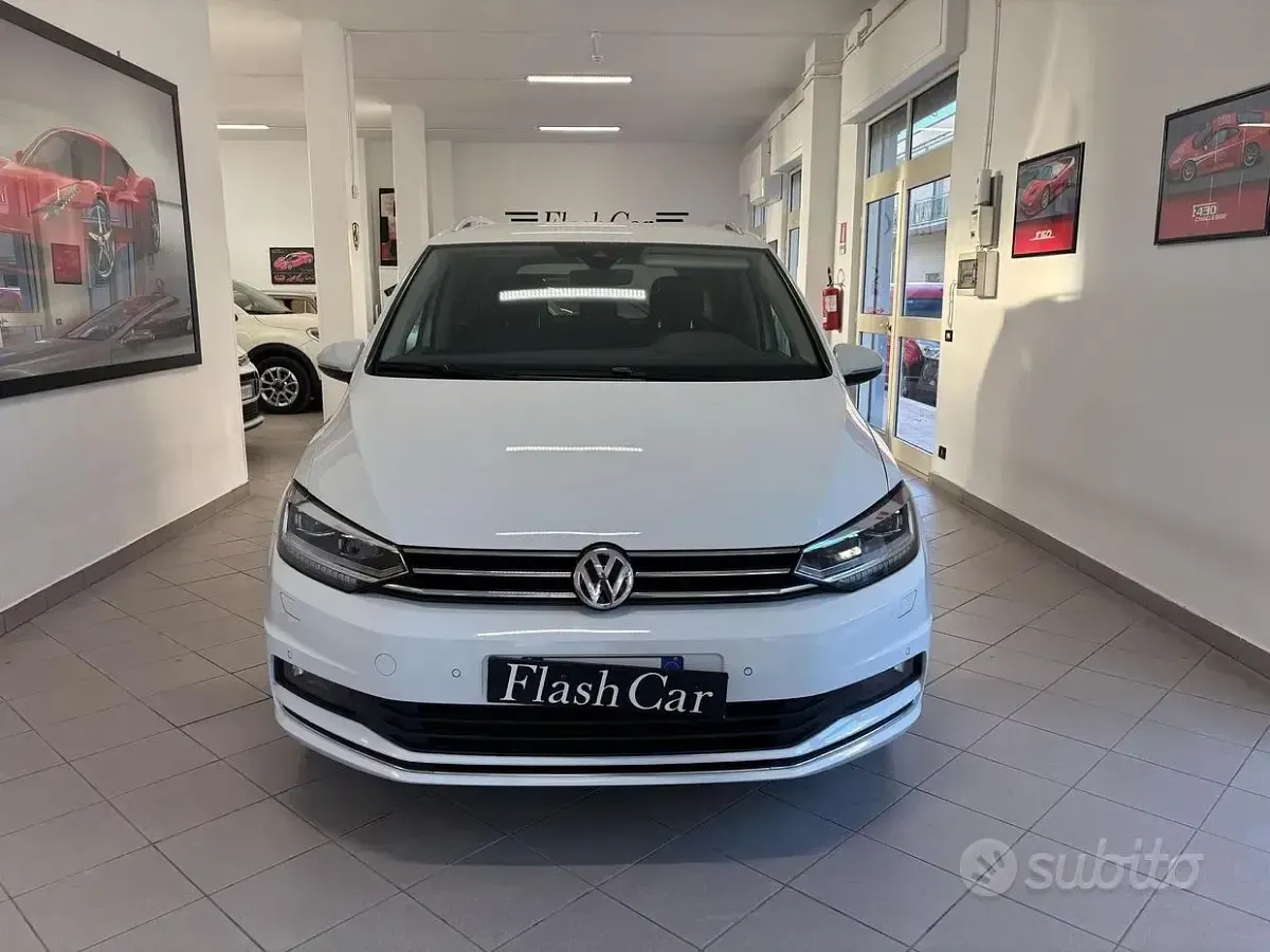 Usata VW Touran Executive 150 CV (110 kW) 2020 Bianco Monovolume