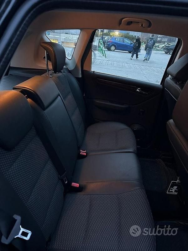 Usata Mercedes A160 90 CV (66 kW) 2009 Nero Monovolume