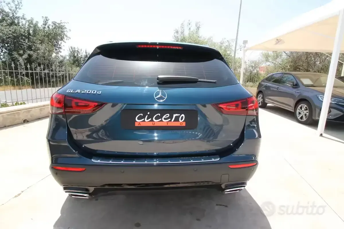 Usata Mercedes GLA200 150 CV (110 kW) 2022 Blu SUV