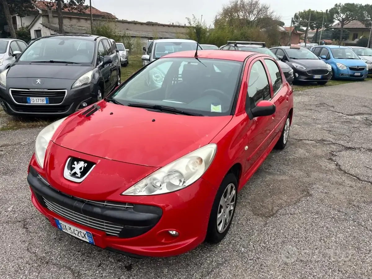 Käytetty Peugeot 206 60 HP (44 kW) 2009 Punainen Sedan